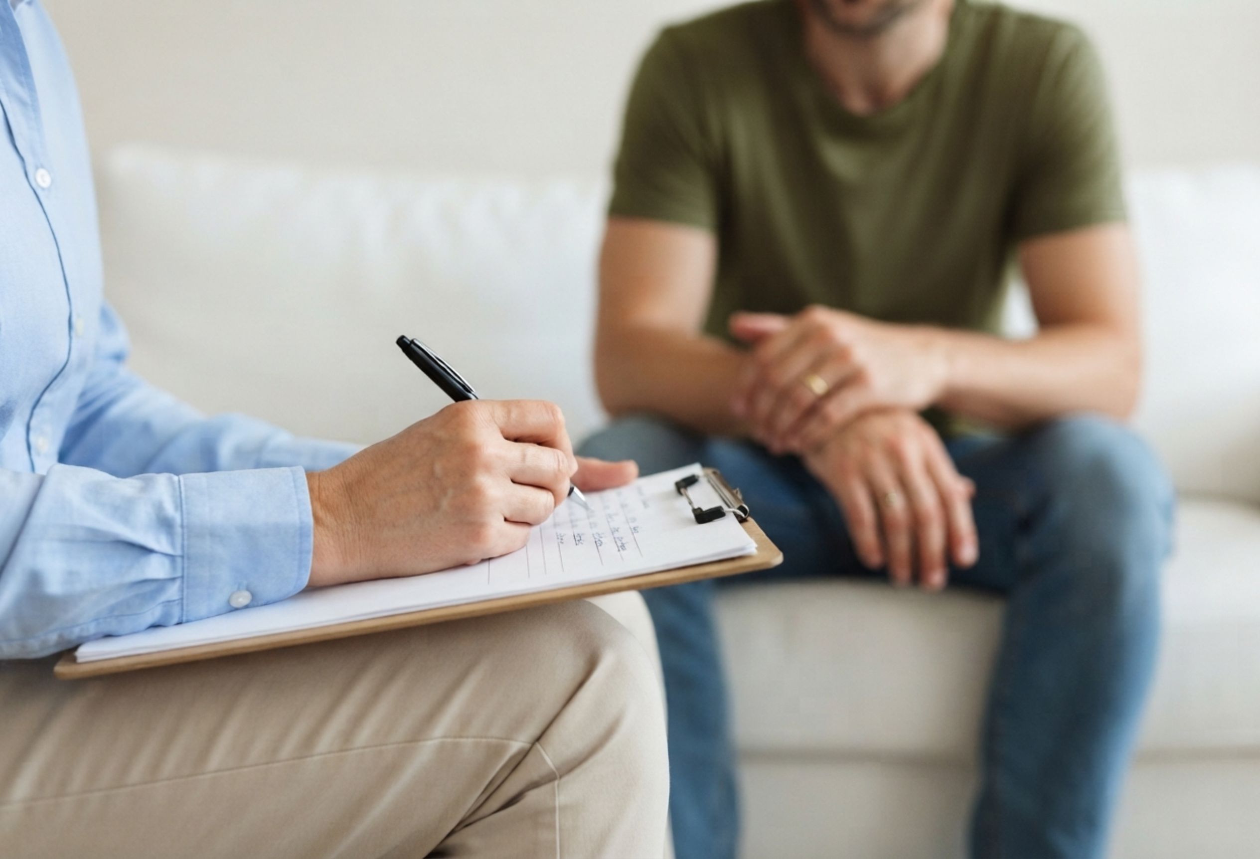 Psychologist interviewing a client, forensic psychological evaluation